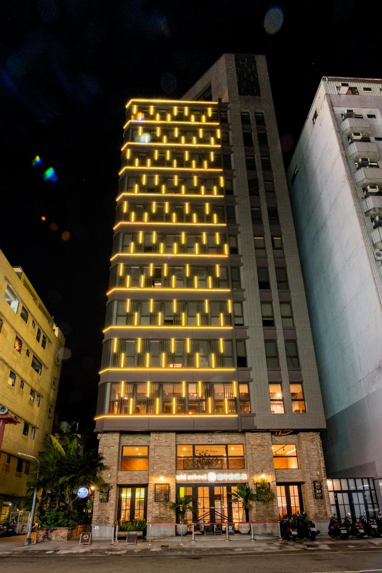 Central Land Hotel Тайчжун Экстерьер фото